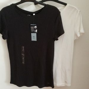 MSRP=$28 NWT Izod BLACK 100% Cotton Tee Shirt NWT